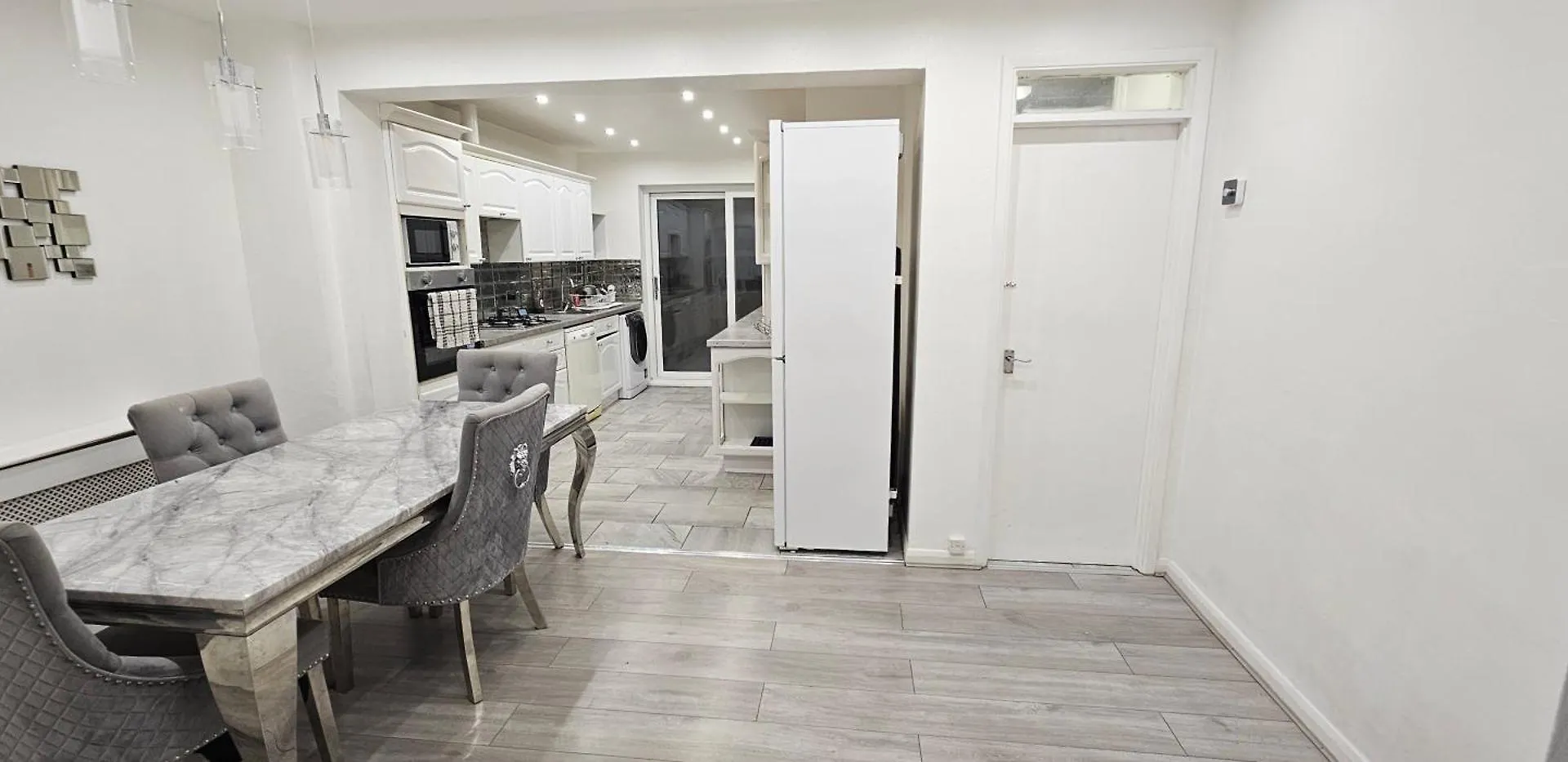 Two Bedrooms Self Catering Entire House In Greater London Of Dagenham 0*,  Reino Unido