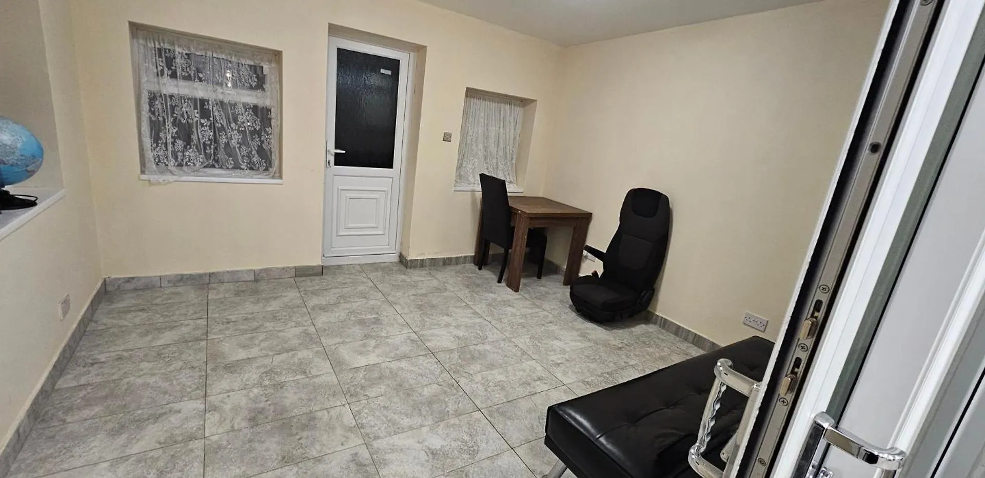 Apartment Two Bedrooms Self Catering Entire House In Greater London Of Dagenham United Kingdom